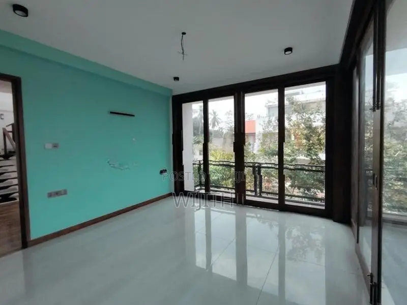 Super Brand New Three Storey House for Sale in Kottawa Polgasowita