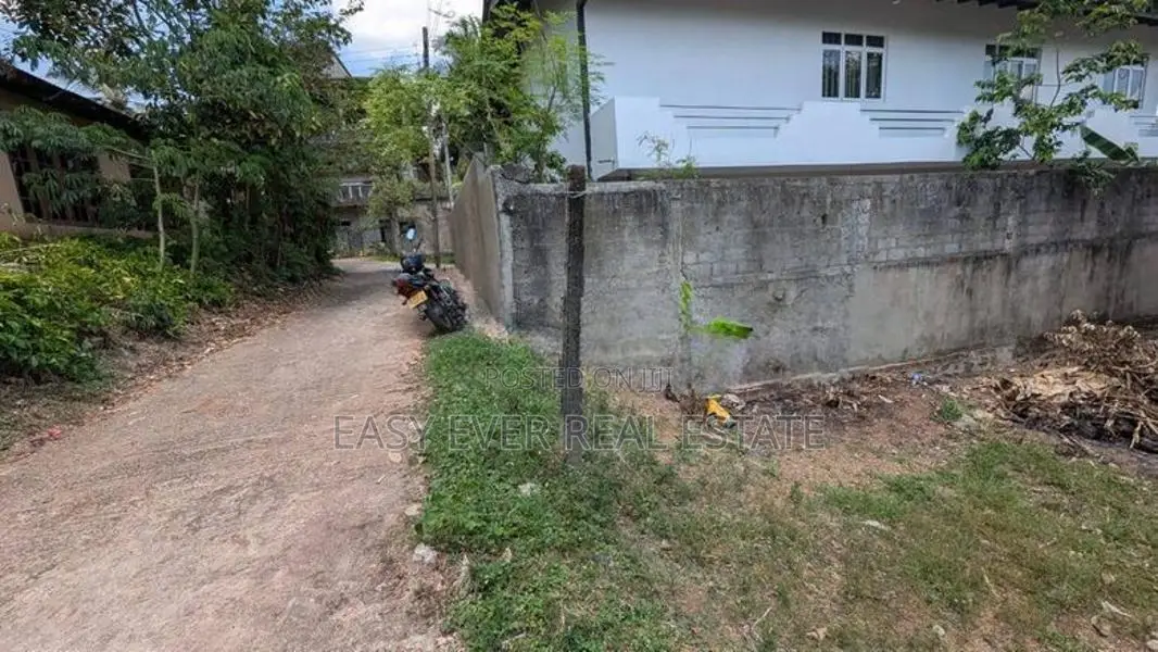 Land for Sale in Kadawatha