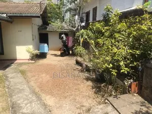 Old Single Storey House for Sale Rajagiriya Madinnagoda Ds3051