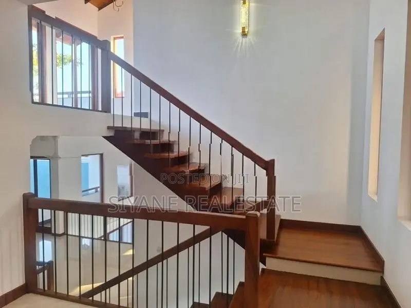 3-Storey House with Rooftop Bar for Sale – Kotte