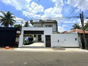 Brand-New House in Kottawa Dolekade Junction - 400 meters to 280 Bus R