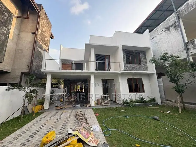 Beautiful Luxury House For Sale Athurugiriya