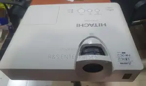 Hitachi 4200 Lumens Projector