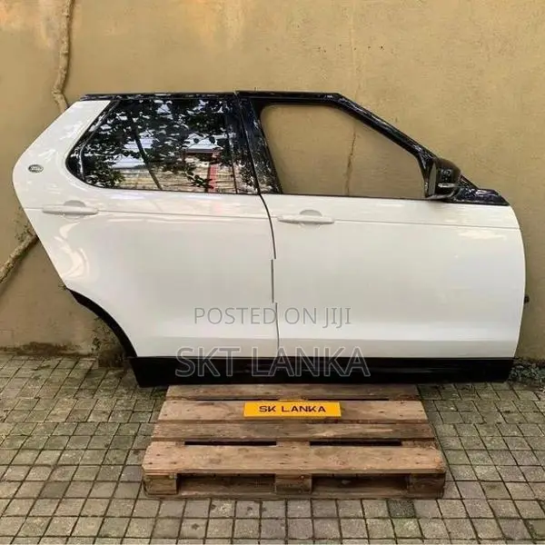 Genuine Discovery 5 2020 driver side complete doors