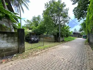 2 Storied House For Land Value - Boralesgamuwa Werahara Gangarama Rd