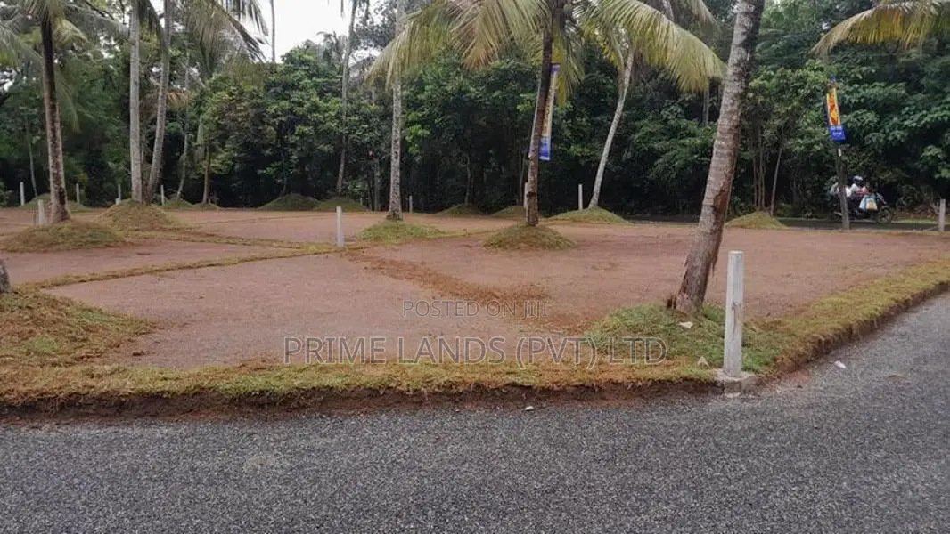 නේවාසික බ්ම් කොටස් විකිණීම අතුරැගිරිය
