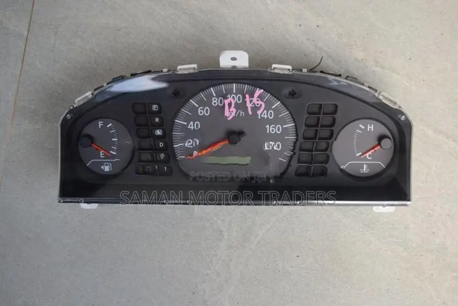 Nissan Sunny FB15 Speedometer