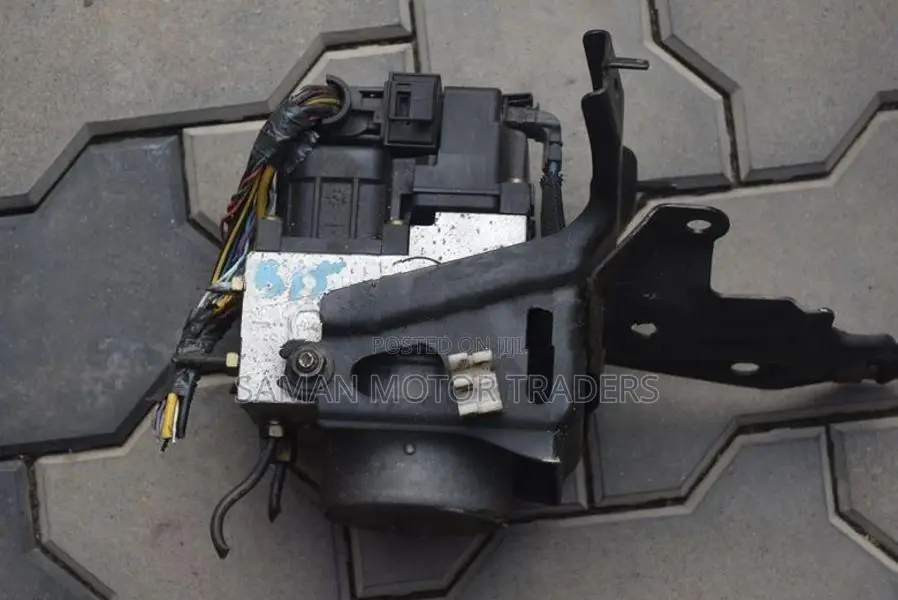 Nissan Sunny FB15 ABS