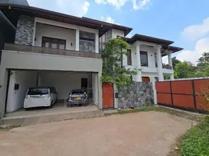 Almost Brand New Luxury Three Storey House for Sale Thalawathugoda
