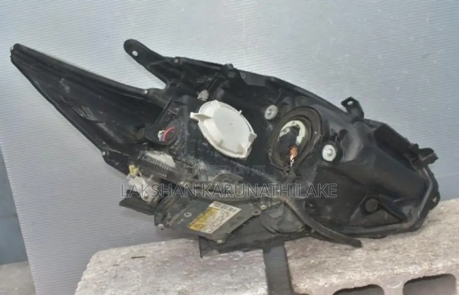 Prius ZVW30 Head Lights HID Xenon Left and Right Ballast Burner