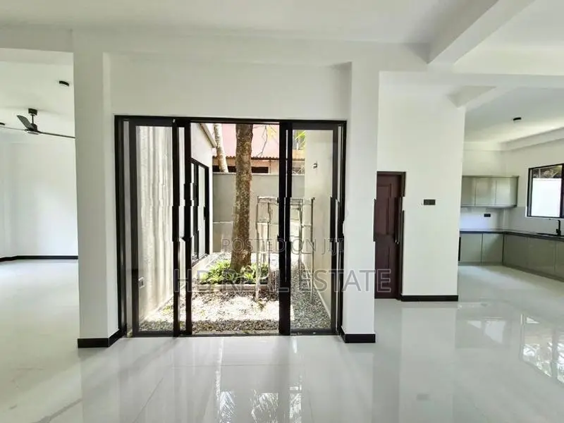 Newly Build Luxury Three Storey House for Sale Homagama