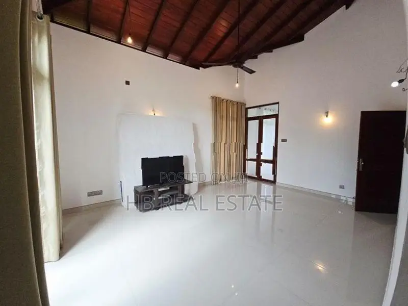 Almost Brand New Luxury Three Storey House for Sale Thalawathugoda