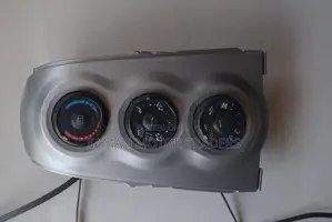 Toyota Vitz KSP90 Climate Control Panel