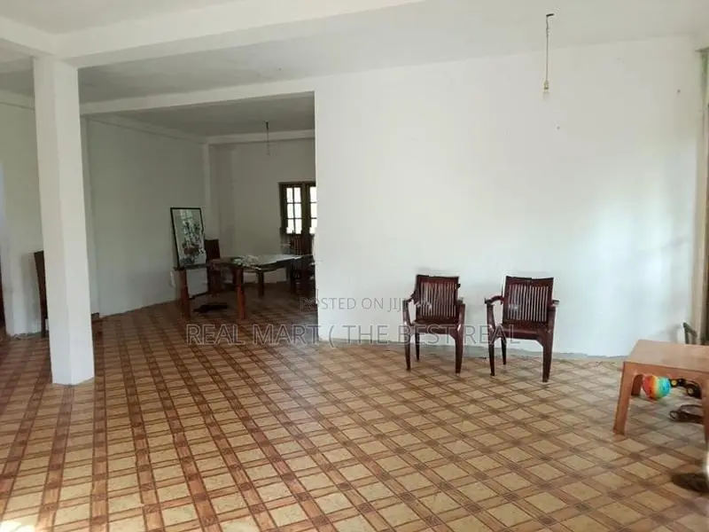 Ambepussa : 4BR (15 perches) House for Sale at Bothale Pahalagama