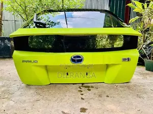 Prius W50 Dicky Door