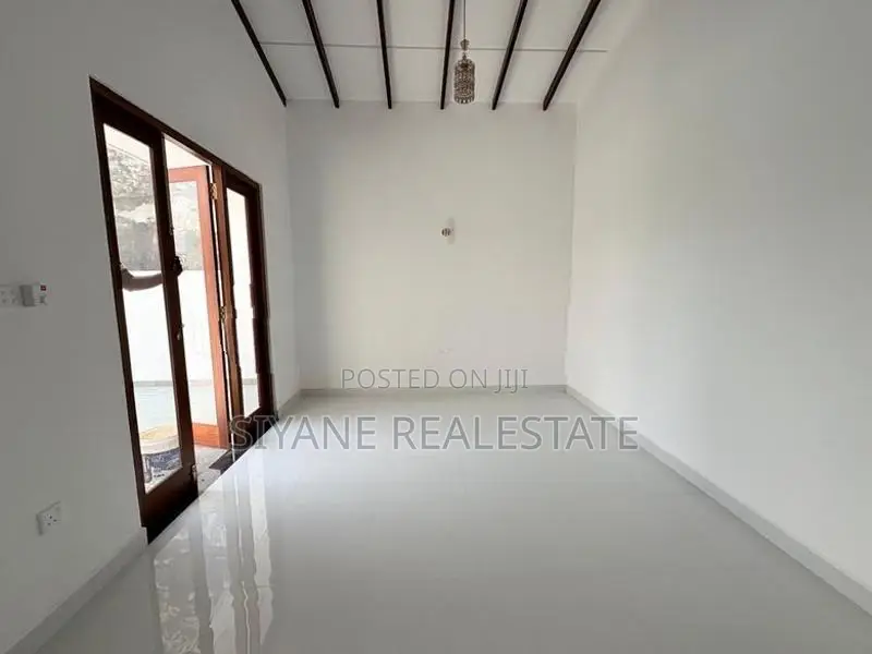 House for Sale in Athurugiriya