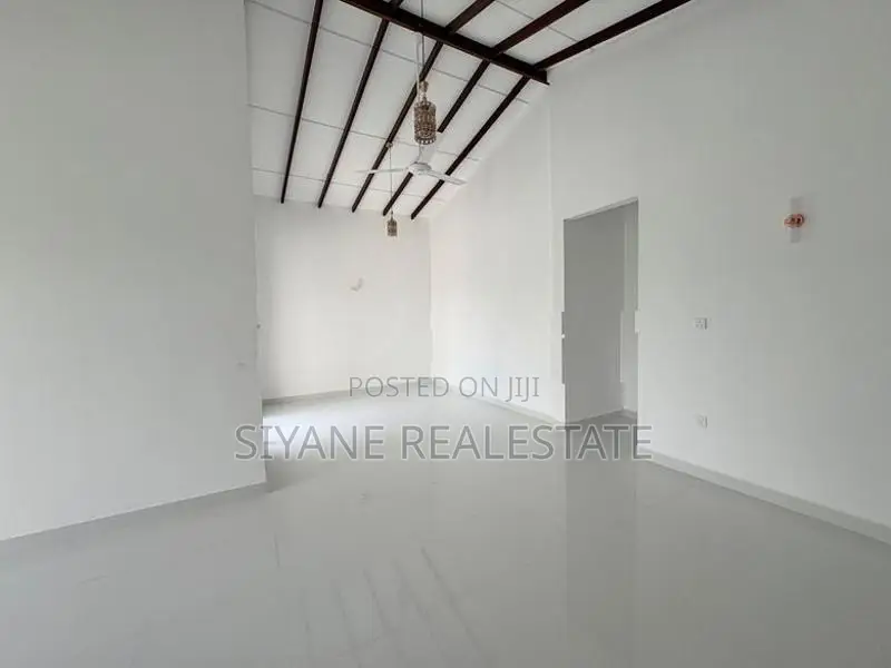 House for Sale in Athurugiriya