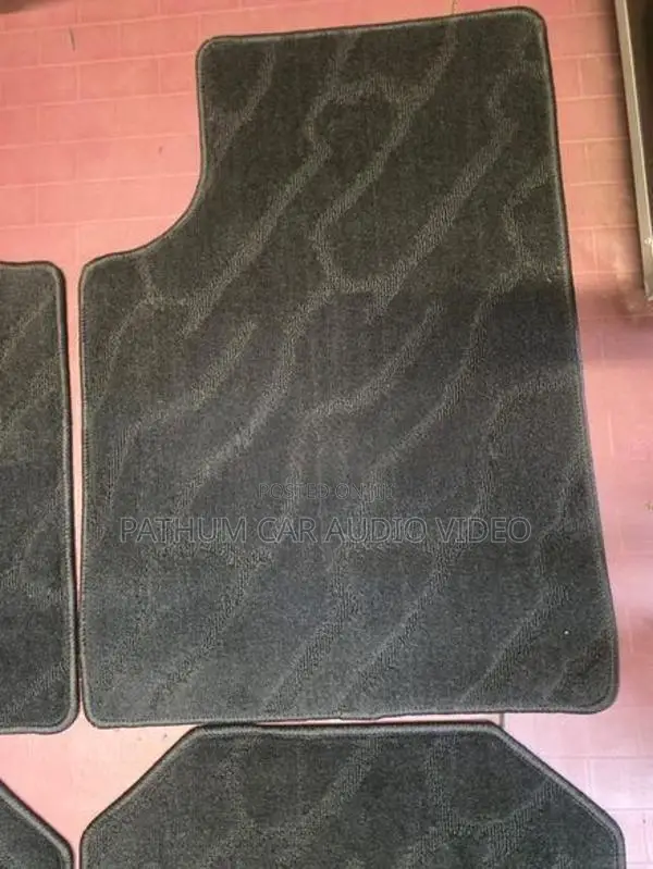 Universal Velvet Carpet Set