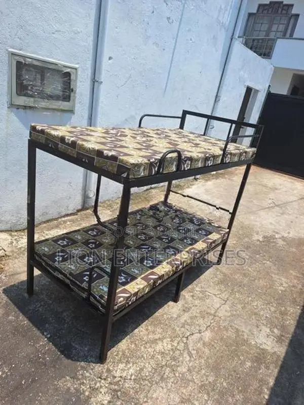 Bunk bed with 2 mattresses