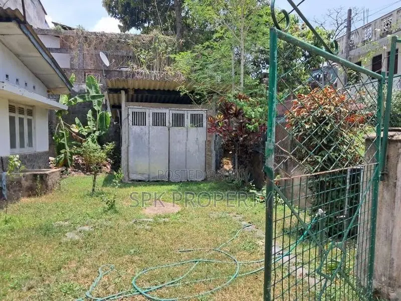 Valuable Land with House – Battaramulla