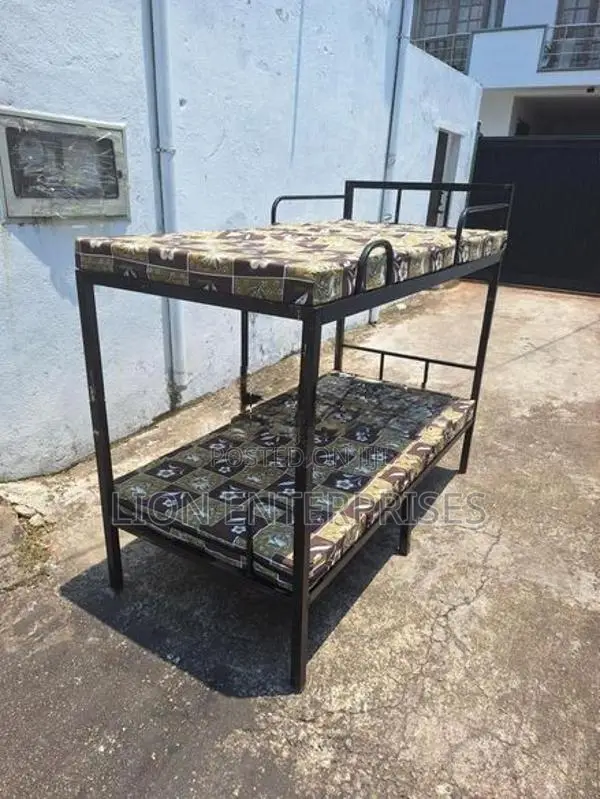 Bunk bed with 2 mattresses