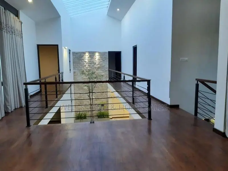 Luxury House For Sale - Battaramulla
