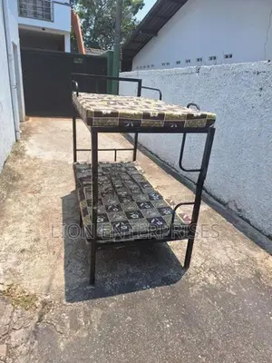 Bunk bed with 2 mattresses
