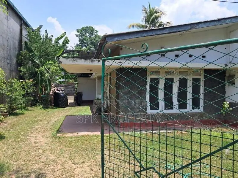 Valuable Land with House – Battaramulla