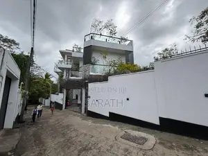 13 P With Super Luxury House Sale Battaramulla