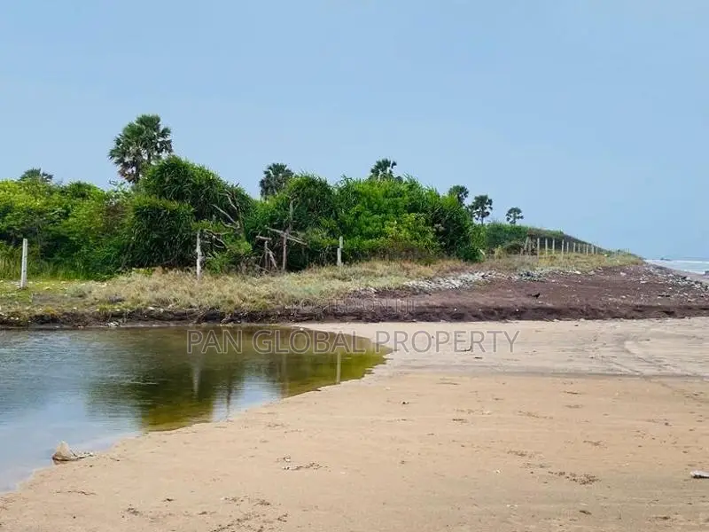 Beach Land for Sale in Trincomalee