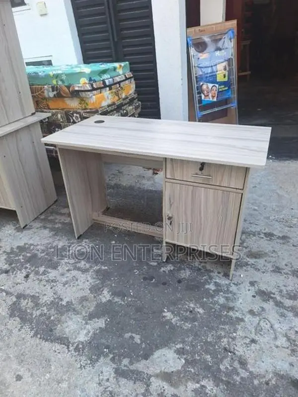 4×2 Melamine tables