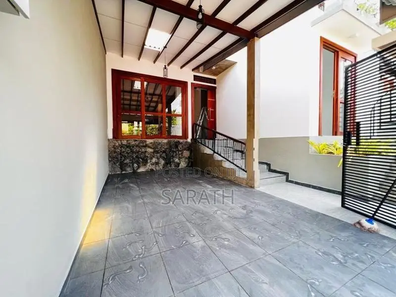 Immediately Sale Two Storied House In Athurugiriya