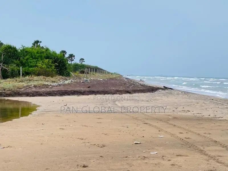 Beach Land for Sale in Trincomalee