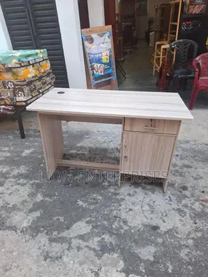 4×2 Melamine Office Table