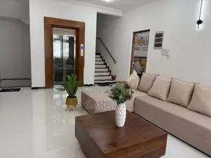 13 P With Super Luxury House Sale Battaramulla