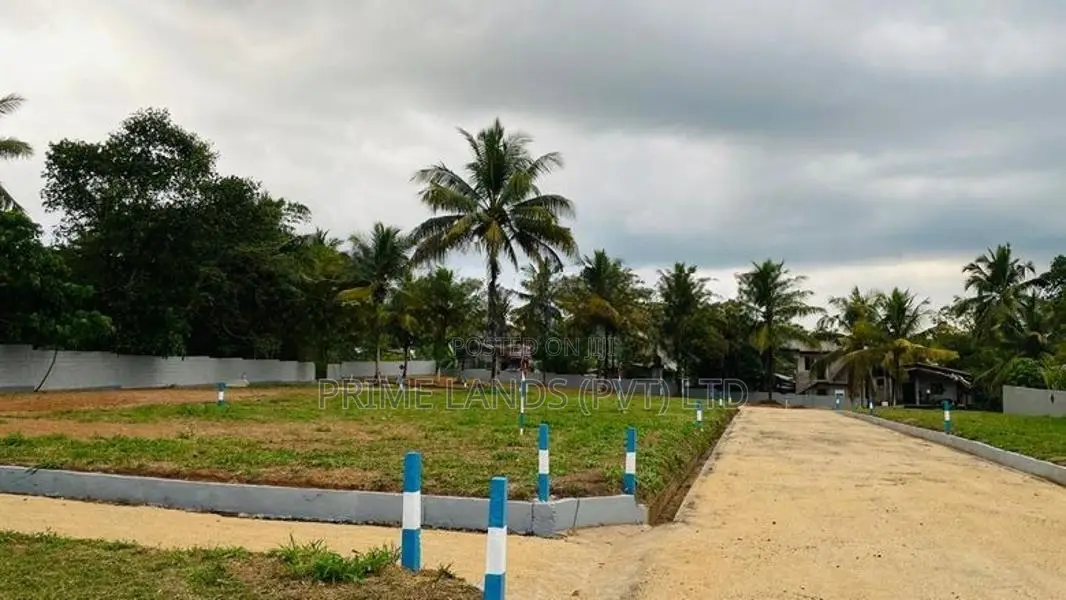 හෝමාගම ගොඩගම නේවාසික බ්ම් කොටස් විකිණීම