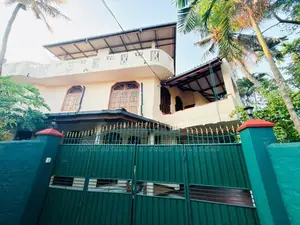 (AF733) 10 Perch 2-Storey House for Sale – Mount Lavinia, Galle Road