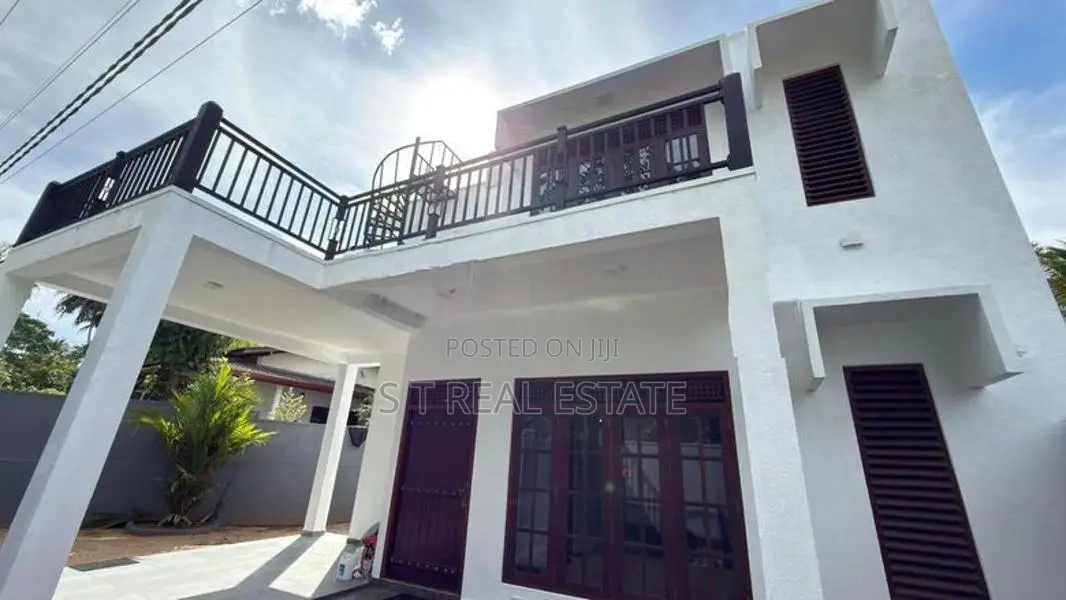 Newly Build Luxury 3 Story House For Sale In Padukka