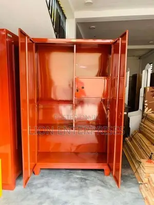 6×3.5 Ft Steel cupboards