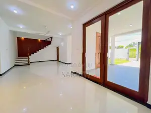 Strong Structure Brand New Luxury House In Athurugiriya