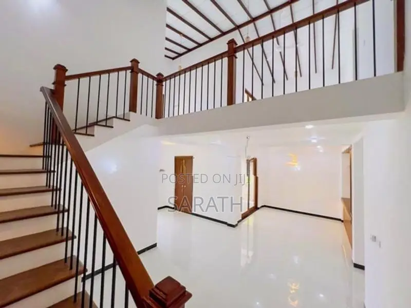 Strong Structure Brand New Luxury House In Athurugiriya