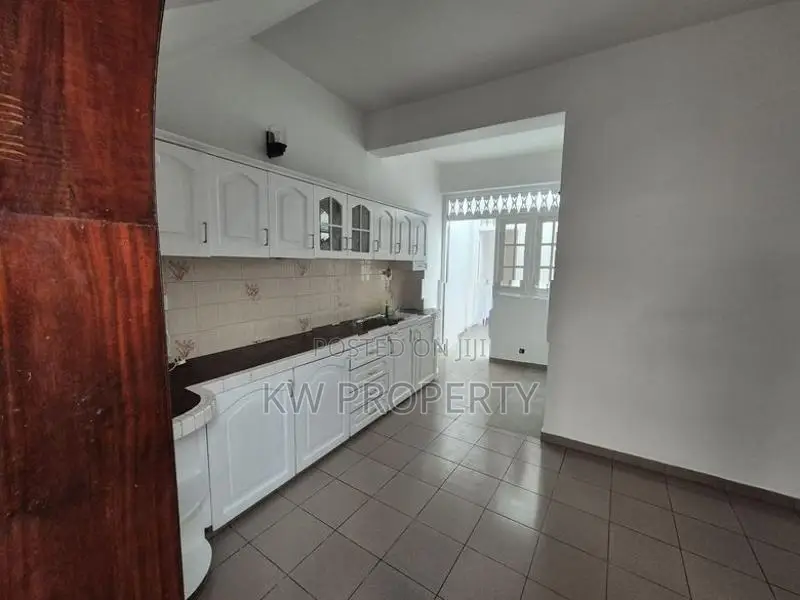 Two house for sale in Mount Lavinia