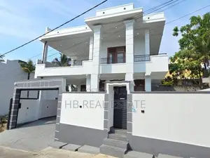 Super Luxury Three Story House For Sale Polgasowita