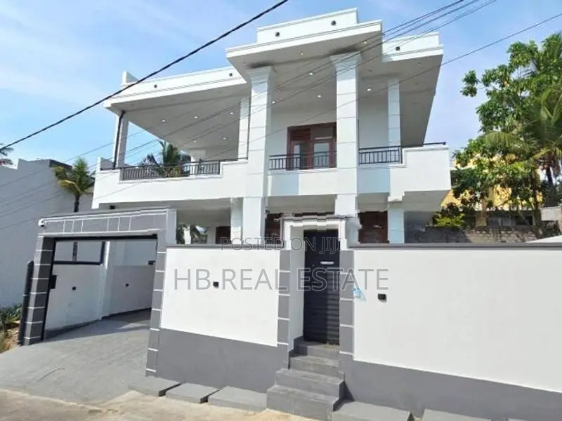 Super Luxury Three Story House For Sale Polgasowita