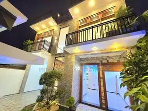 Super Quality Mordern 3 Storied House in Kahatuduwa