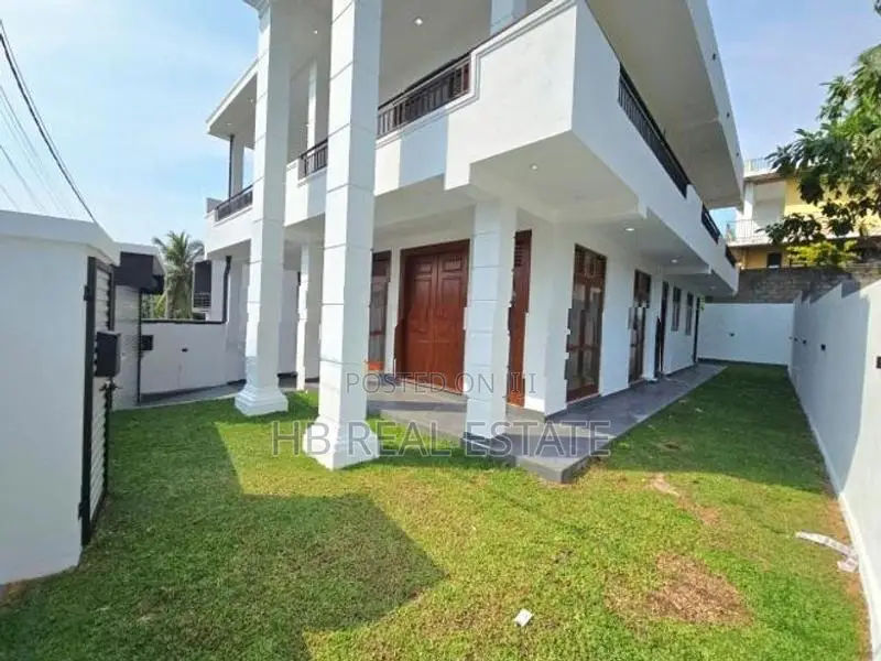 Super Luxury Three Story House For Sale Polgasowita