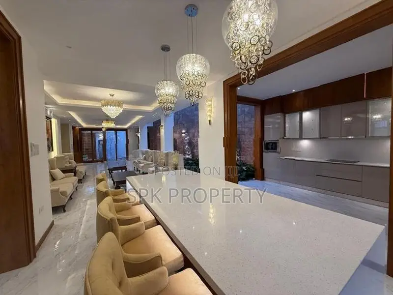 Grand Luxury Living Near Battaramulla Town