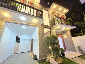 Super Quality Mordern 3 Storied House in Kahatuduwa