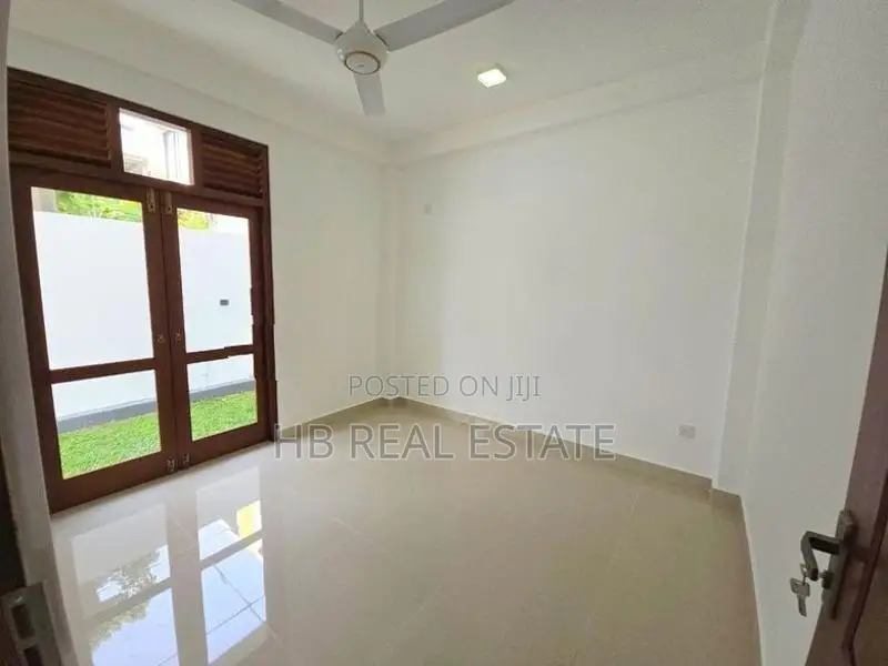 Super Luxury Three Story House For Sale Polgasowita