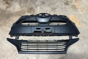 Toyota yaris grill shell